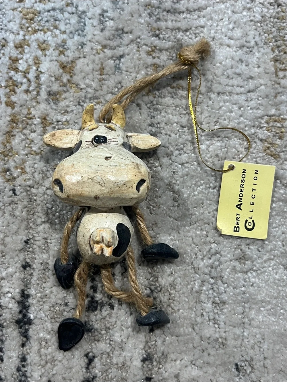 Rustic Cow Hanging Wall Decor - Cream and Black z31